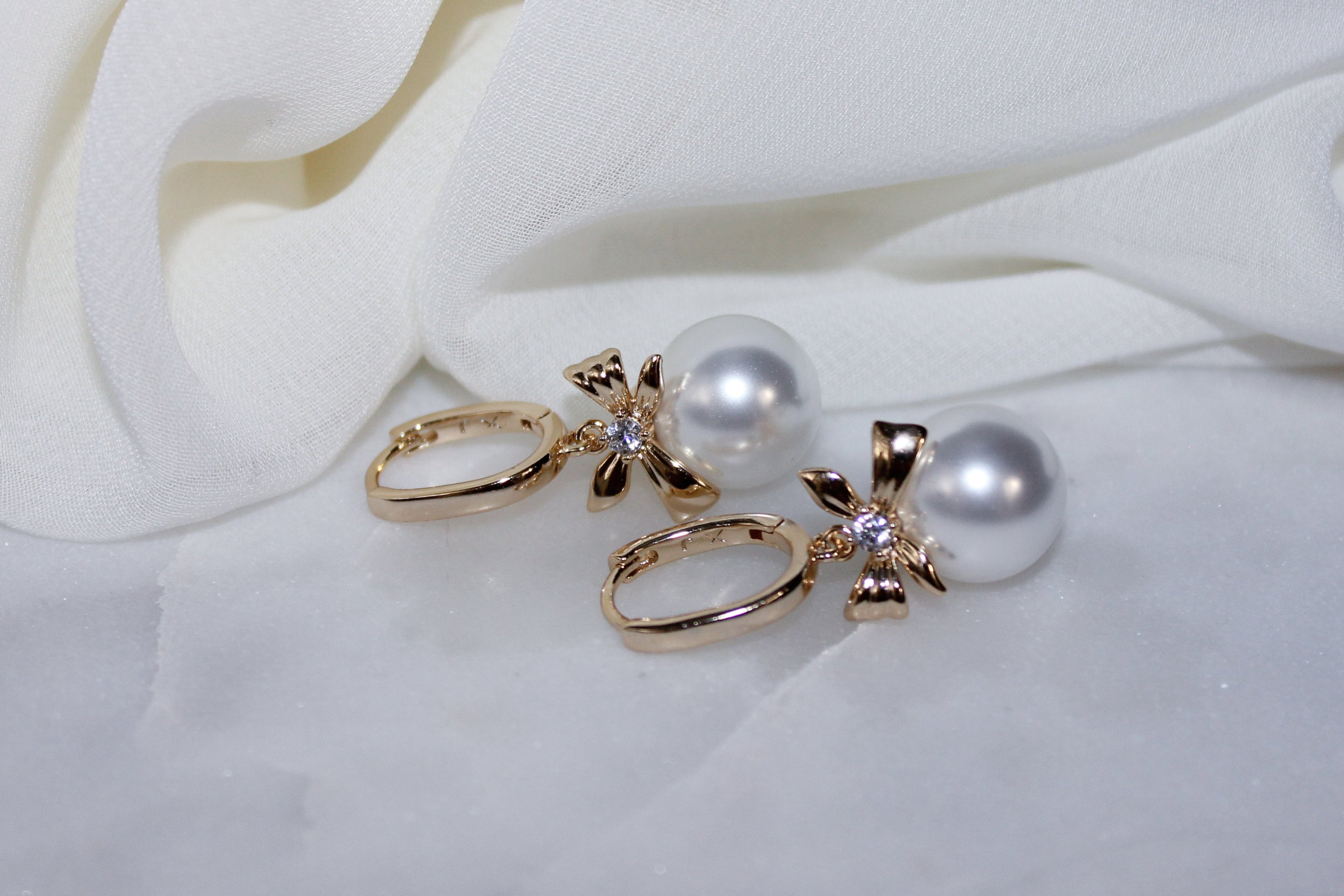 Dangle Pearl Earrings
