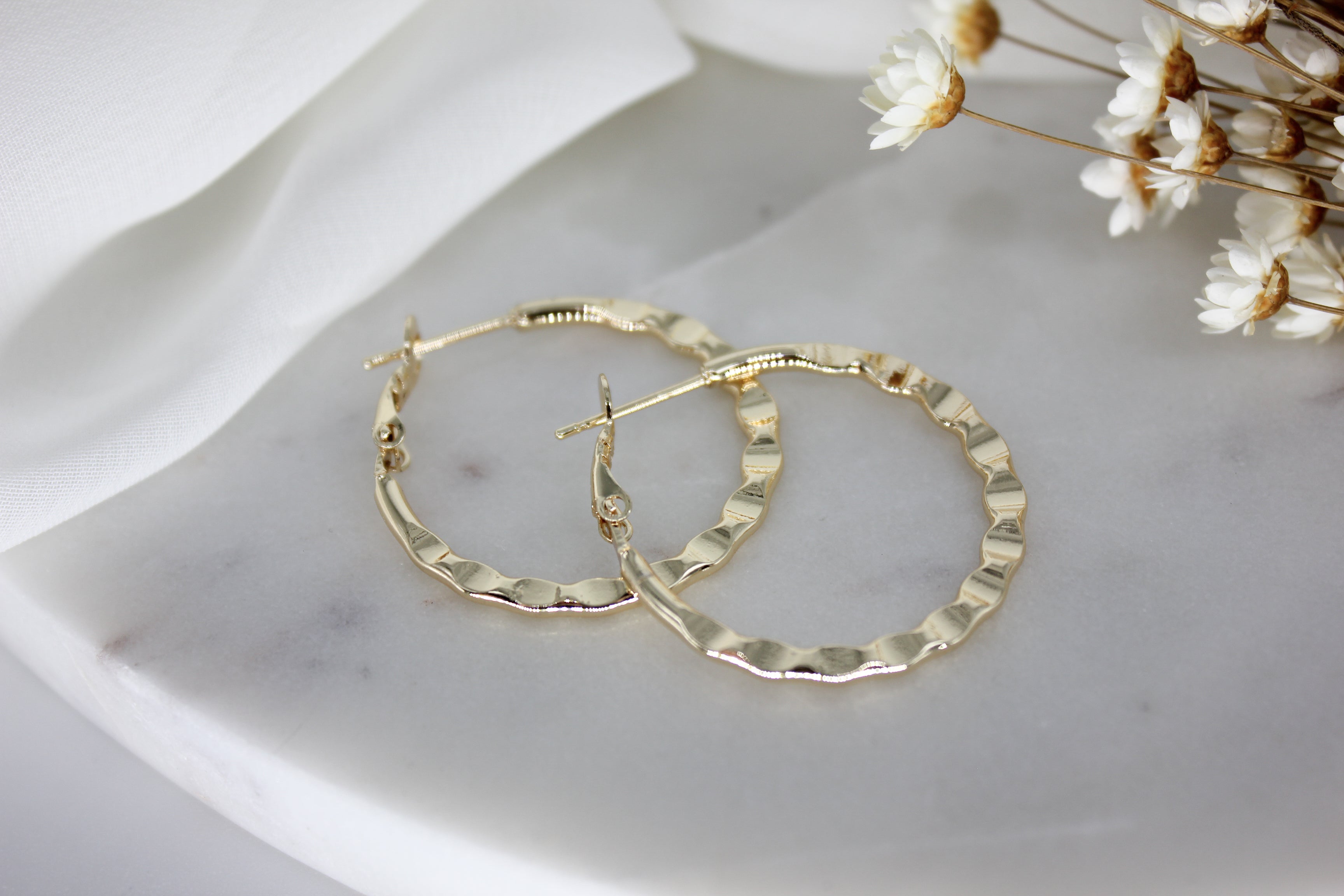 Wavy Hoops