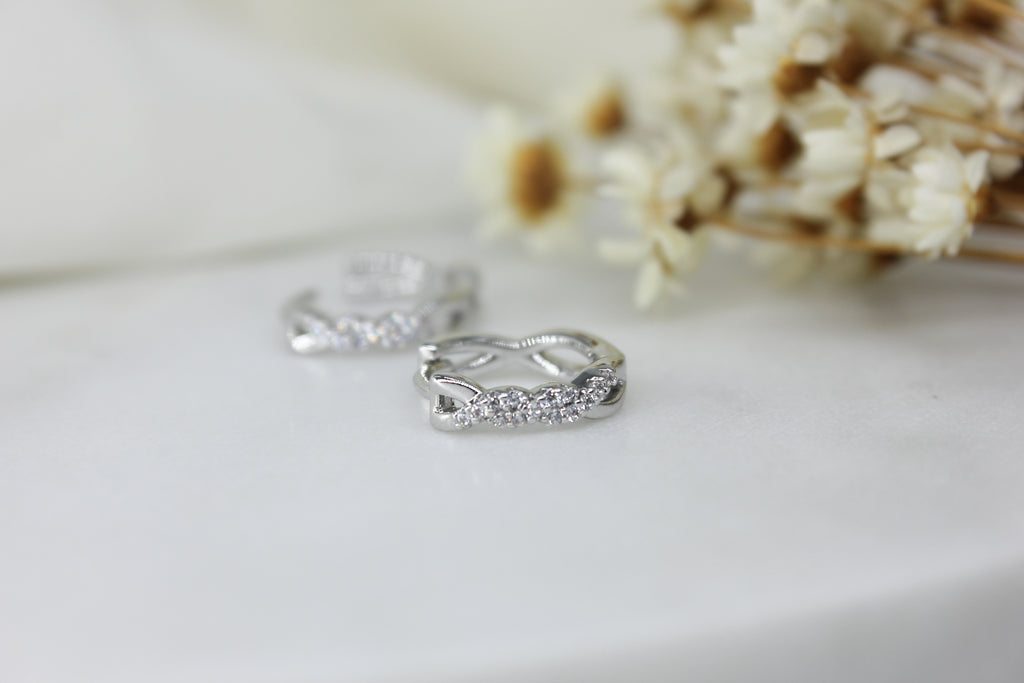 Silver Twist Huggies