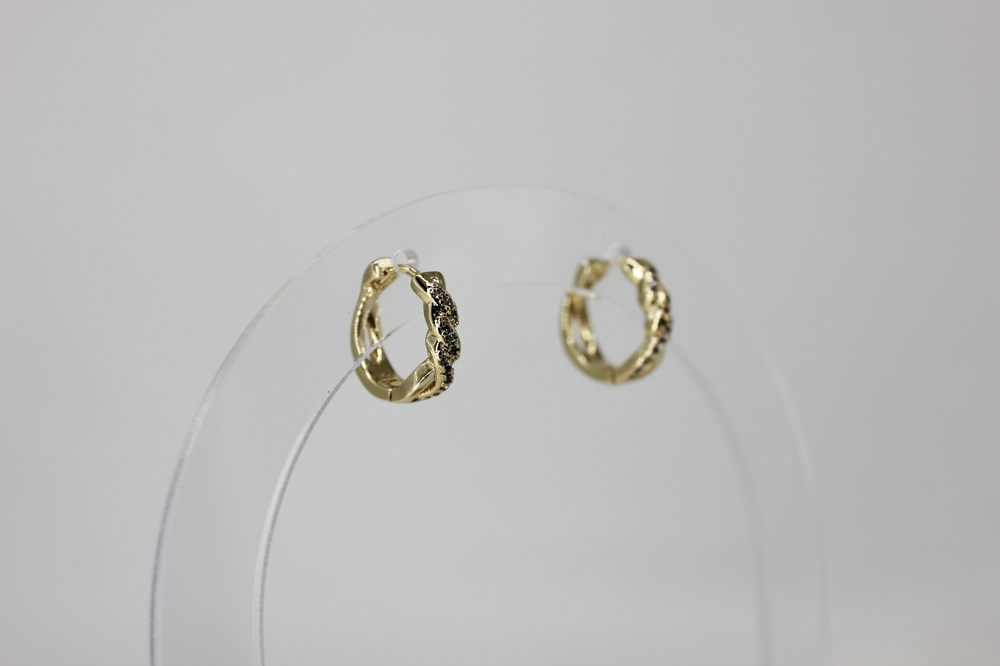 Gold Twist Huggies