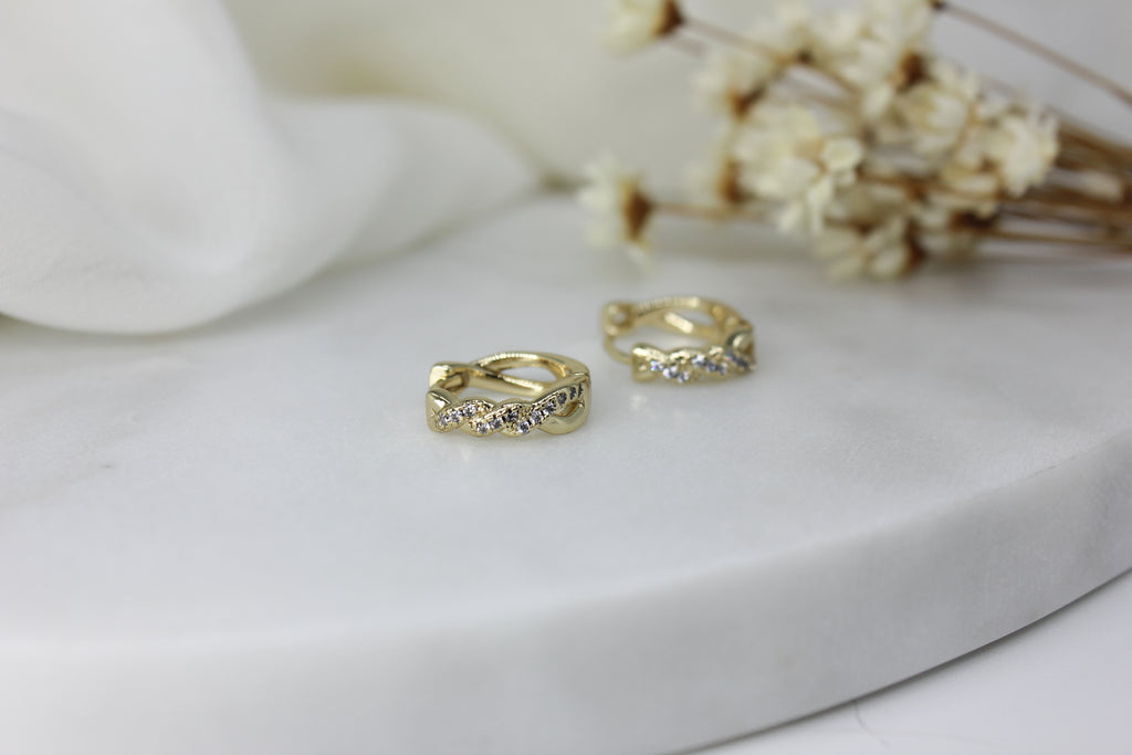Gold Twist Huggies