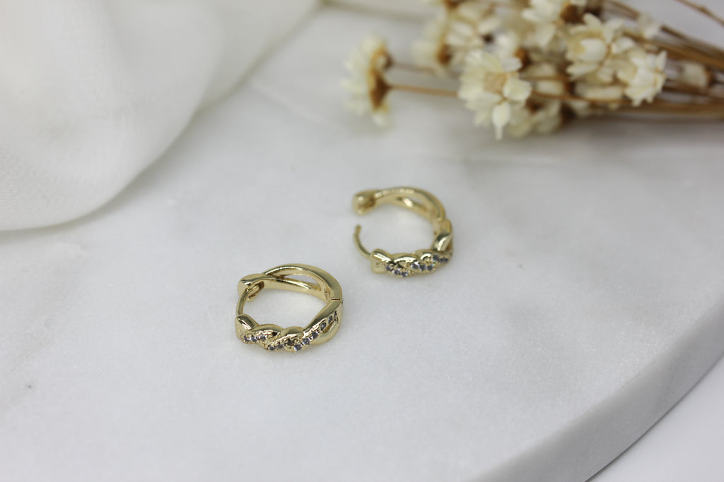 Gold Twist Huggies