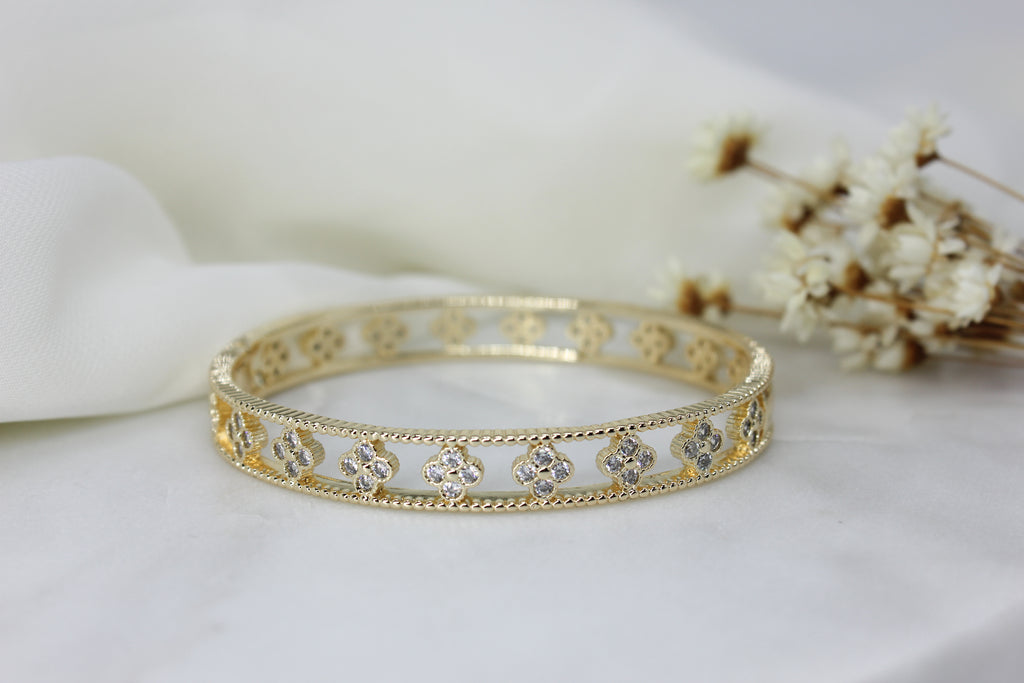 Luxe Clover Bangle