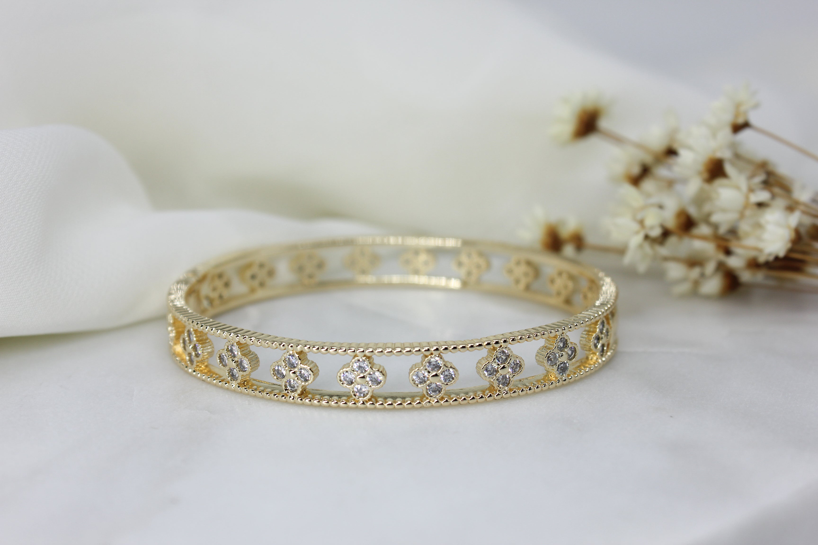 Luxe Clover Bangle