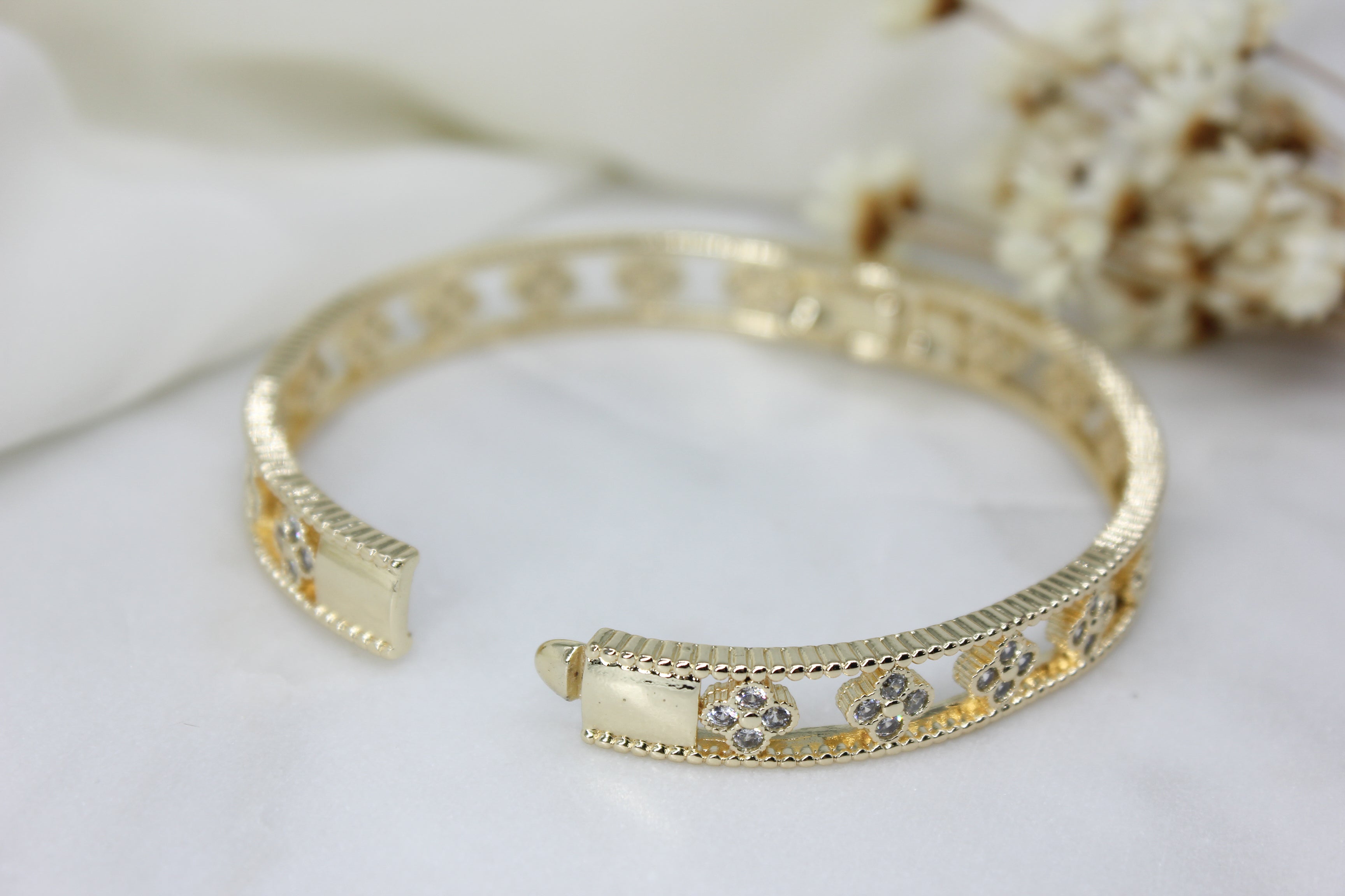 Luxe Clover Bangle