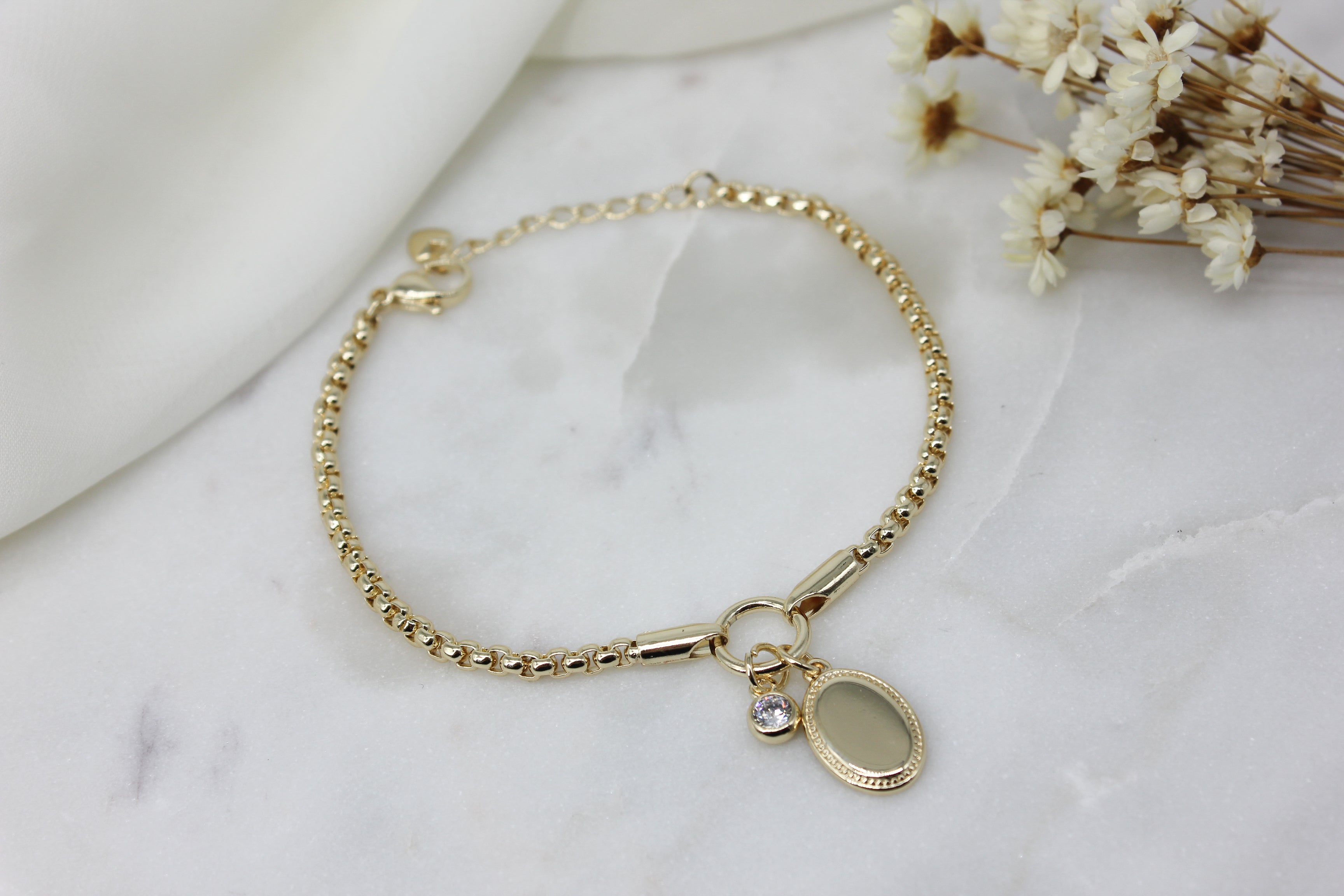 Oval Pendant Bracelet