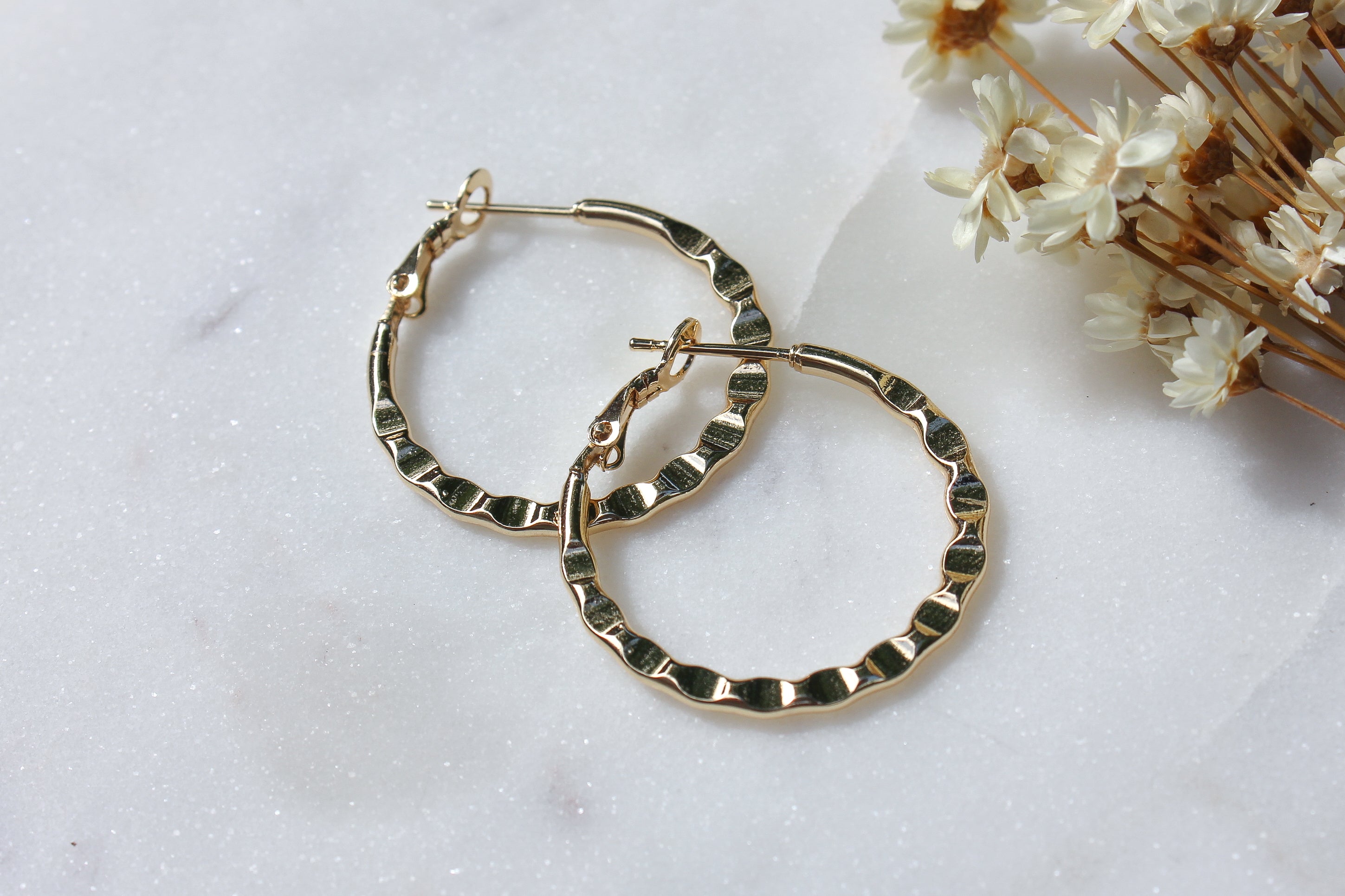 Wavy Hoops