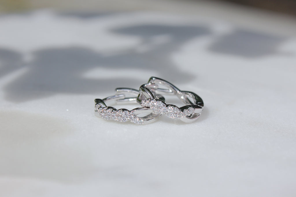 Silver Twist Huggies