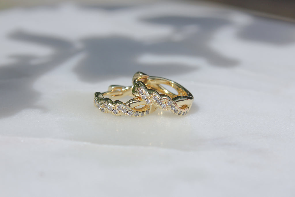 Gold Twist Huggies