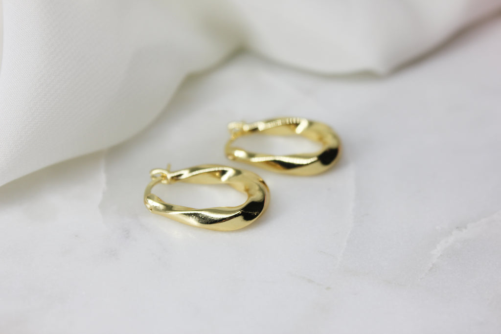 Twist Oval Hoops