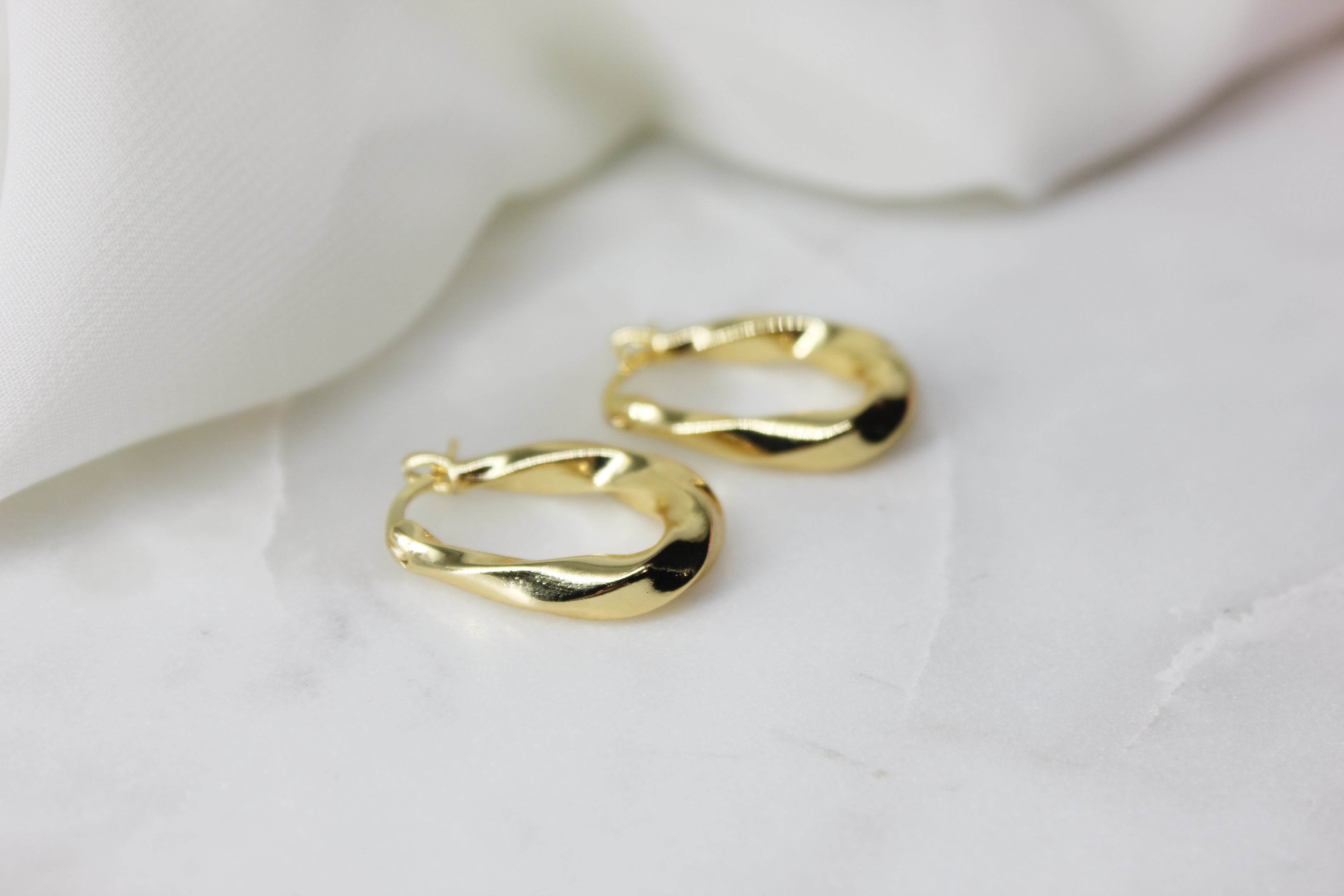 Twist Oval Hoops