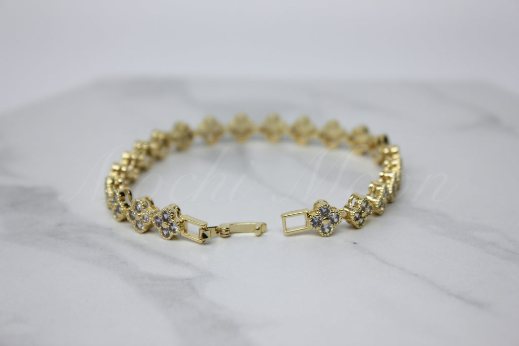 Gold Clover Bracelet