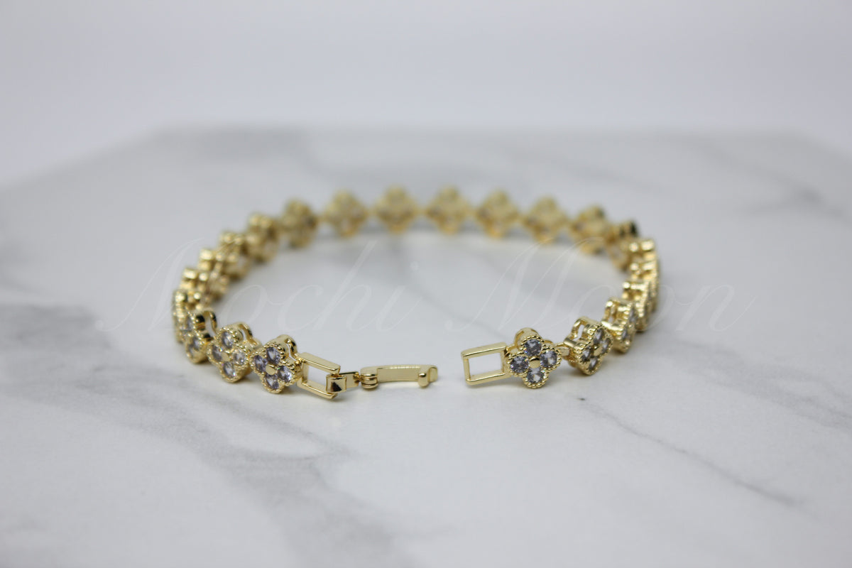 Gold Clover Bracelet
