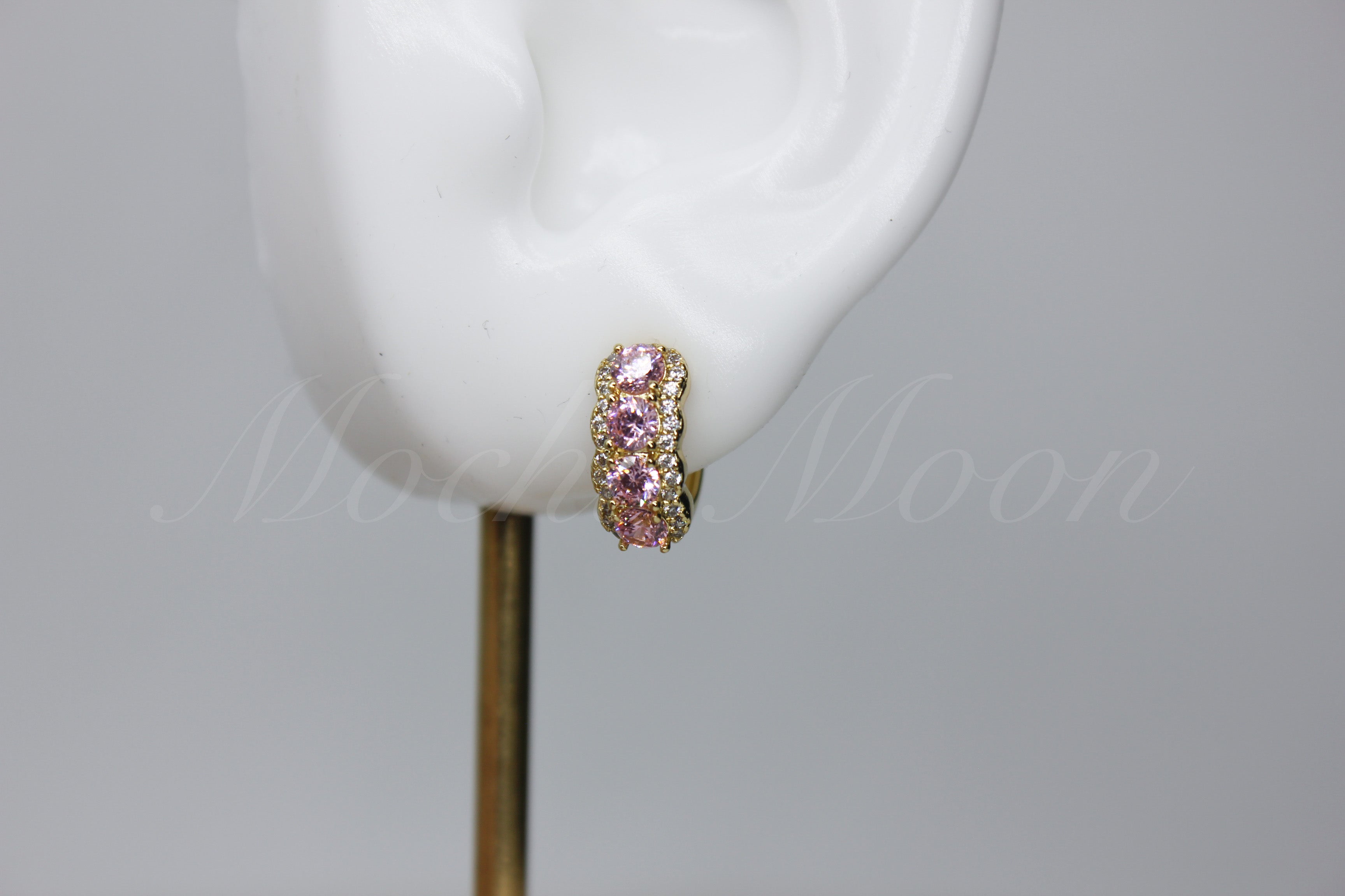 Gold Twist Huggies