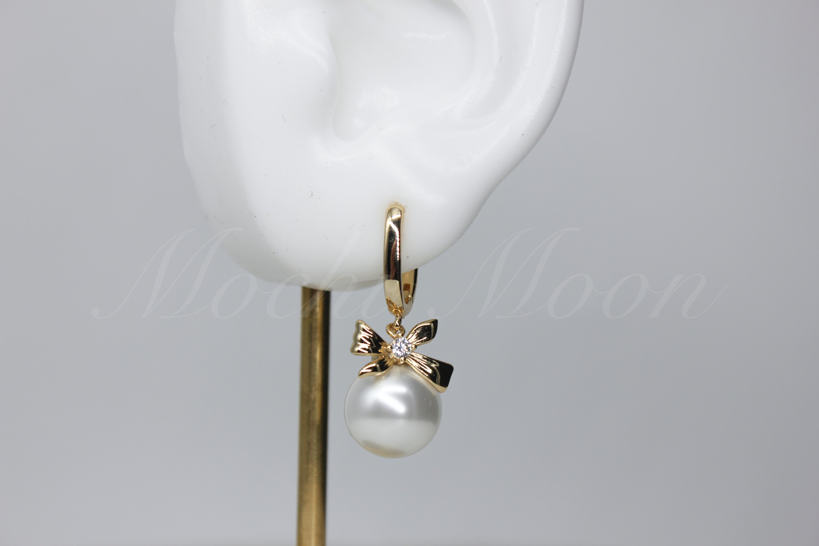 Dangle Pearl Earrings
