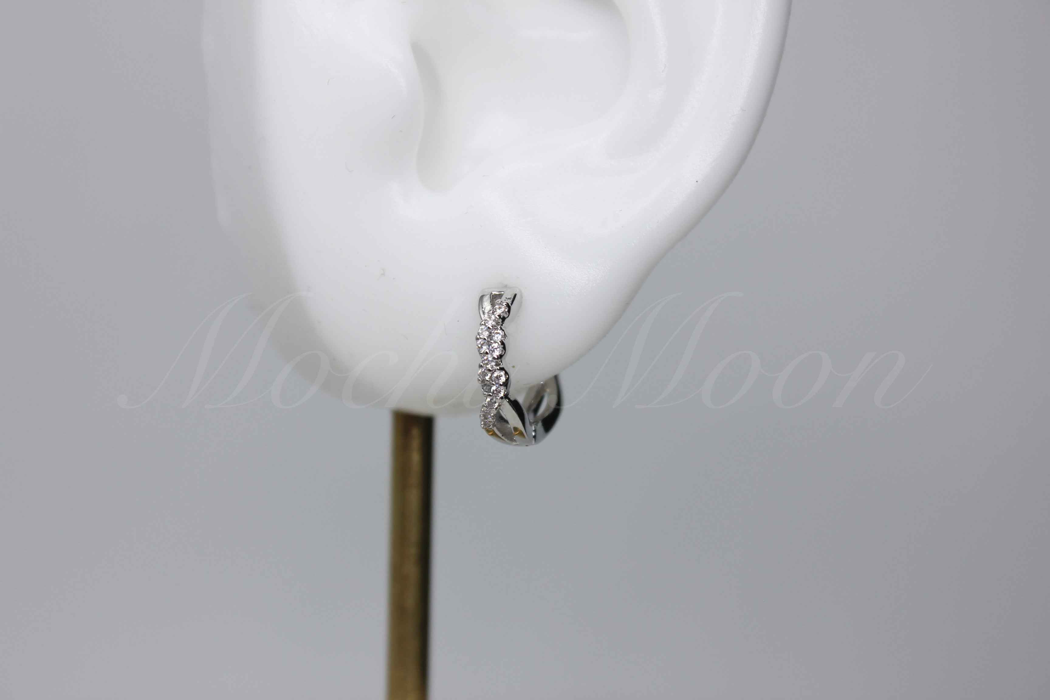 Silver Twist Huggies